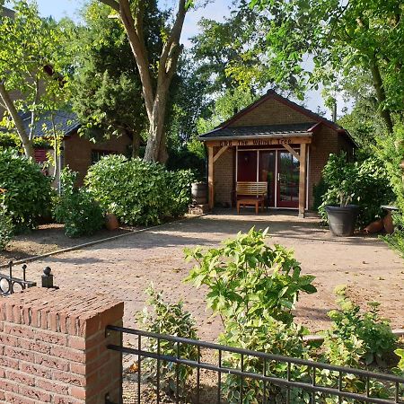 Bed and Breakfast The Walnut Tree Хеллевутслёйс Экстерьер фото